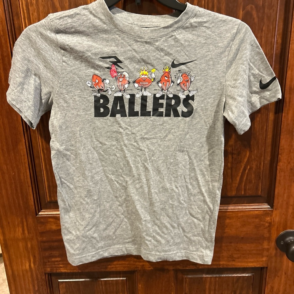Nike Gray Short Sleeve Tee Ballers Graphic youth lg